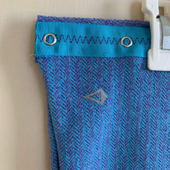 IVIVVA by lululemon purple snap scarf - Picture 5 of 13